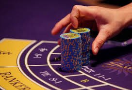 မြန်မာ ကစားသမားများ Online Bingo ကစားနေသော မြင်ကွင်း